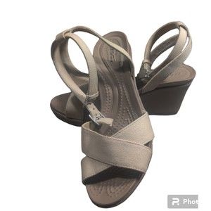 Crocs Leigh II Crossstrap Wedge Sandal Women's Size 7 Oatmeal/Mushroom